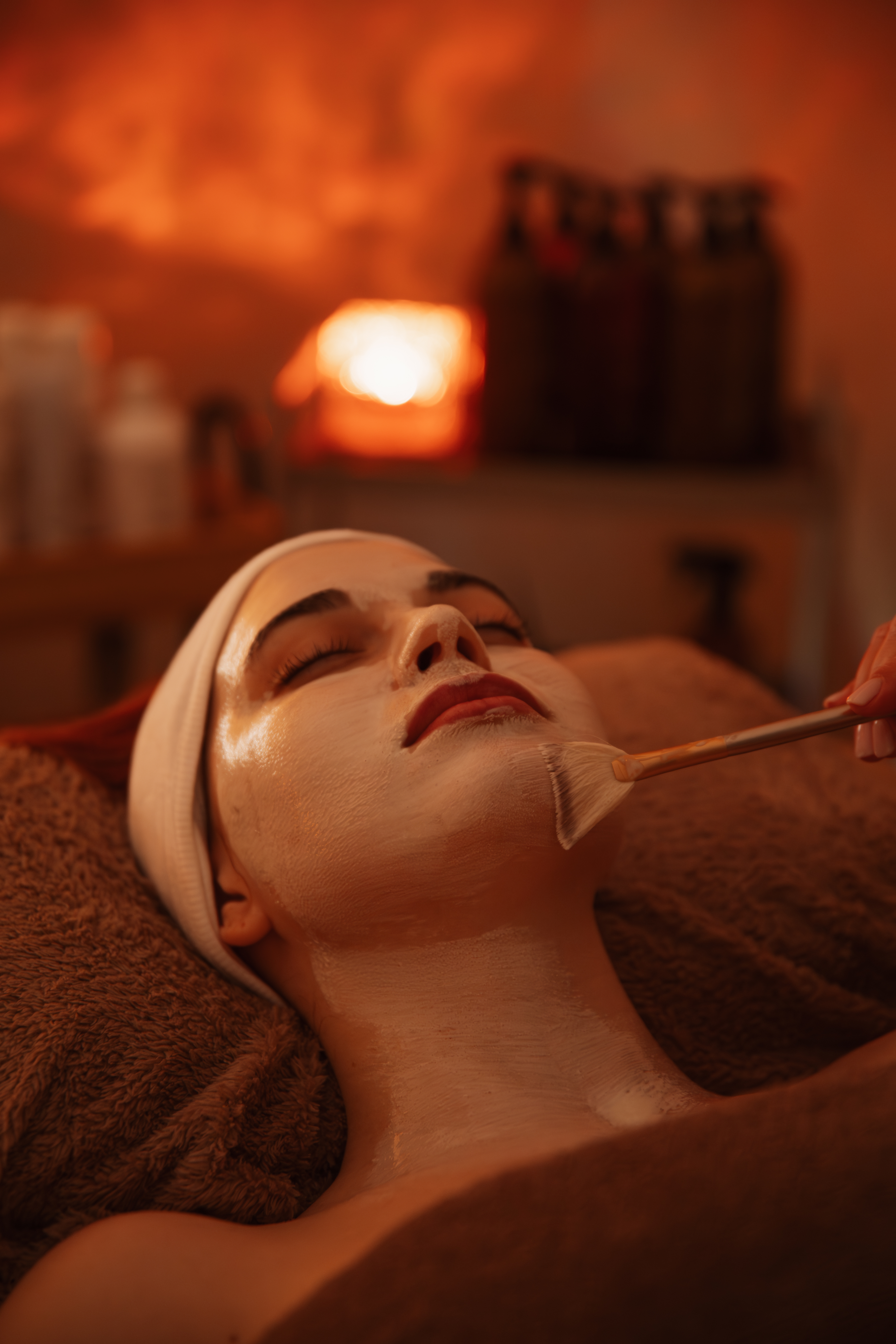 Verfijnde gelaatsbehandeling tijdens Head & Face Spa